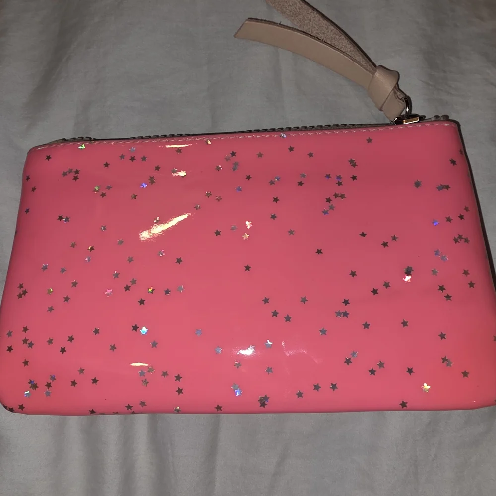 Consuela Pink Wallet with Star Design - Picture 3 of 3
